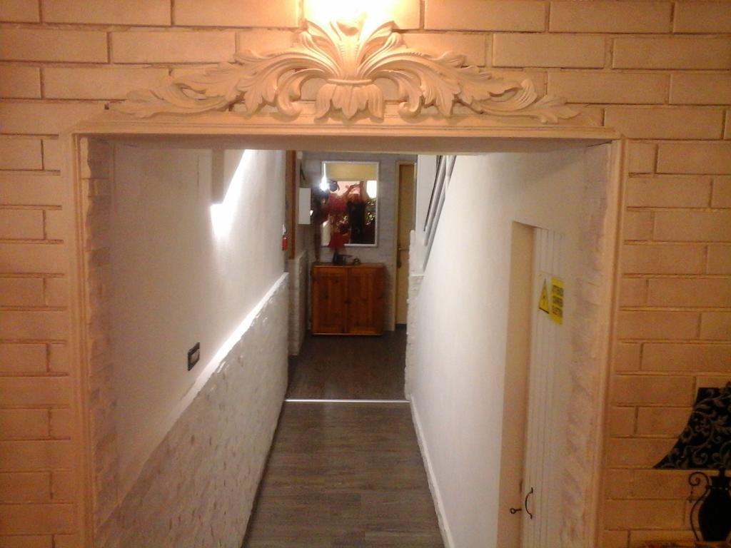 Lavinia Hotel 2*
